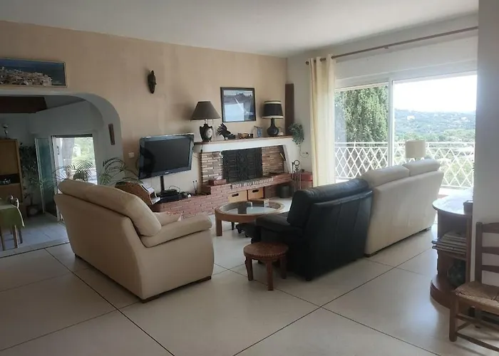 فيلة 4 Bedroom لا كروا فالميه